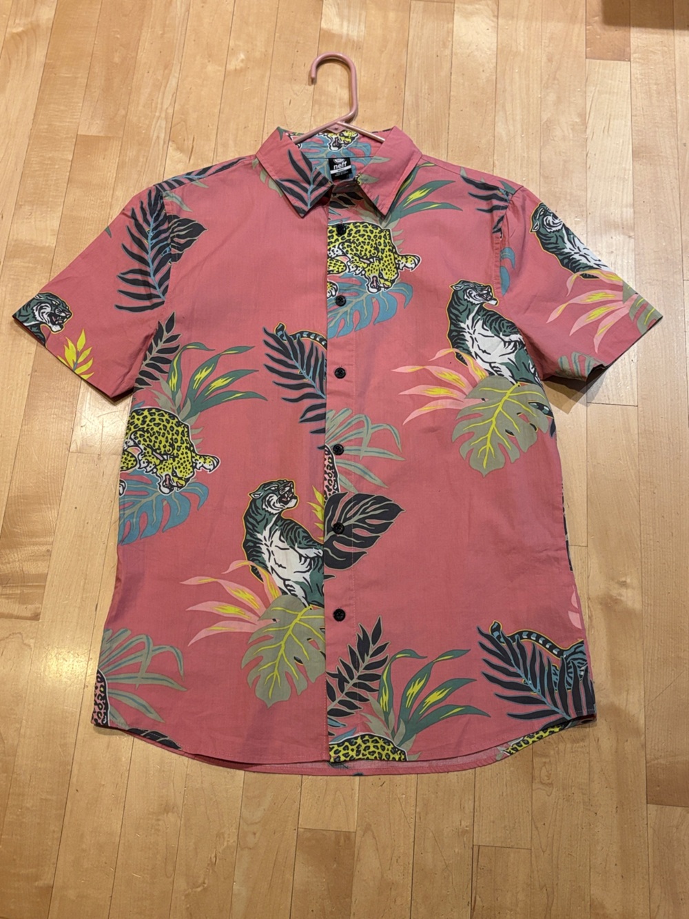 Neff Short Sleeve 100% Cotton Button Up Tropical Tiger Shirt Size S - NWOT